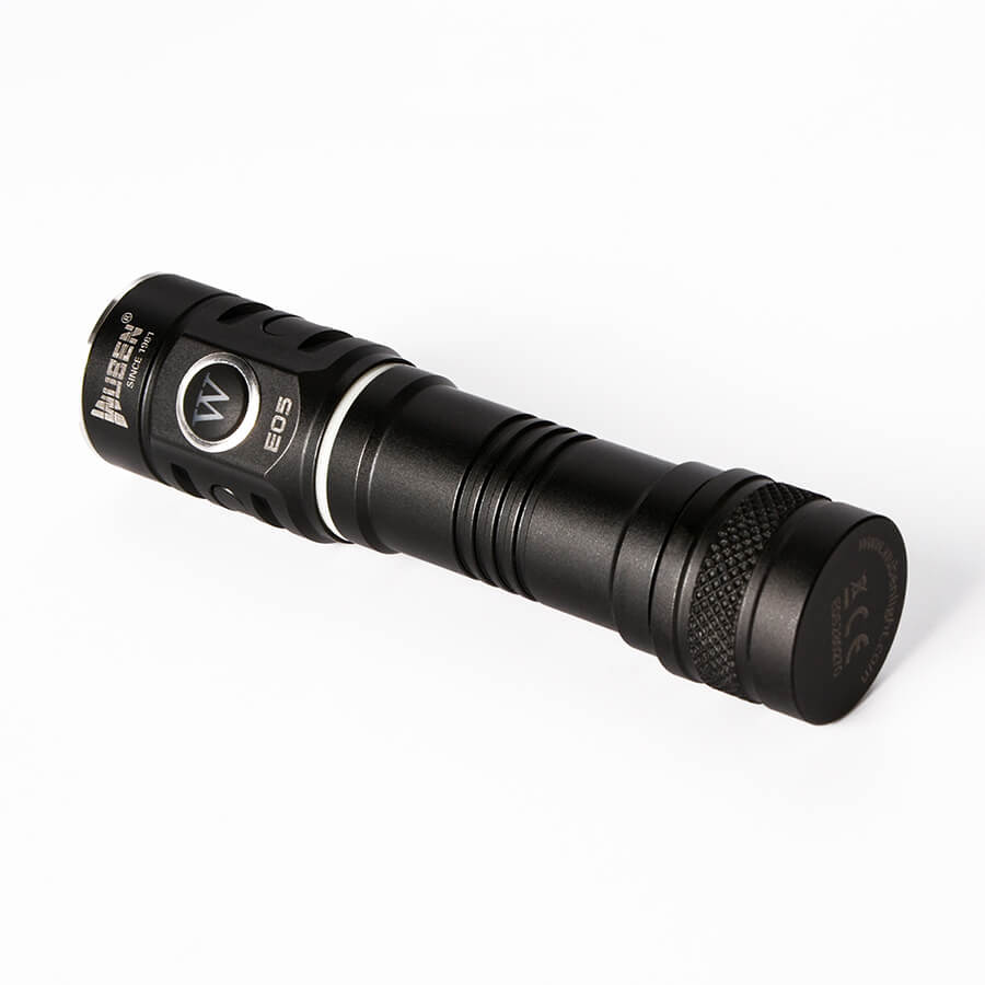 E05 EDC Flashlight_3